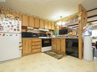 Photo 5: 28 124 Cooper Rd in VICTORIA: VR Glentana Manufactured Home for sale (View Royal)  : MLS®# 781959