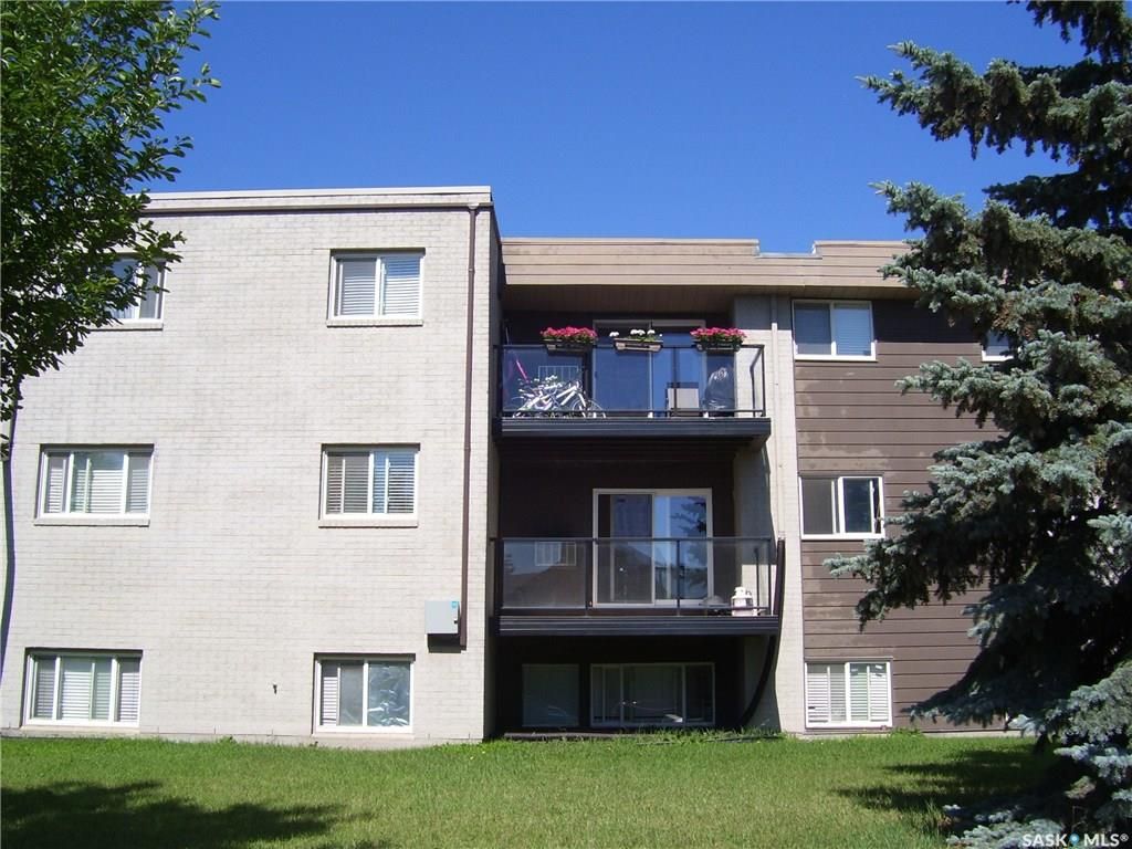 Main Photo: 304 929 Northumberland Avenue in Saskatoon: Massey Place Residential for sale : MLS®# SK904345