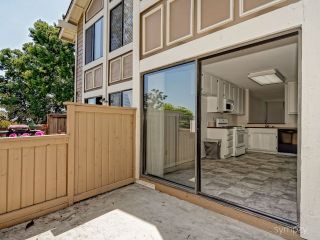 Photo 8: CARLSBAD WEST Townhouse for sale : 2 bedrooms : 6995 Carnation Dr in Carlsbad