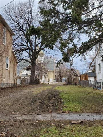 Main Photo: 284 Austin Street N in Winnipeg: Vacant Land for sale : MLS®# 202306733