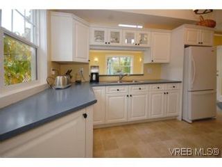 Photo 9: 1044 Redfern St in VICTORIA: Vi Fairfield East House for sale (Victoria)  : MLS®# 518219