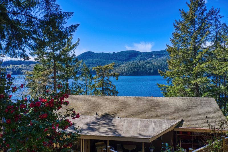 FEATURED LISTING: 6085 CORACLE Drive Sechelt