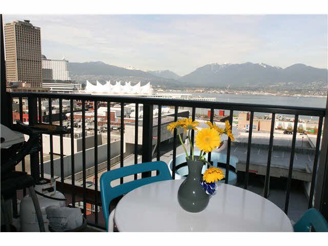 Main Photo: 1401 128 W CORDOVA Street in Vancouver: Downtown VW Condo for sale in "WOODWARDS" (Vancouver West)  : MLS®# V1058798