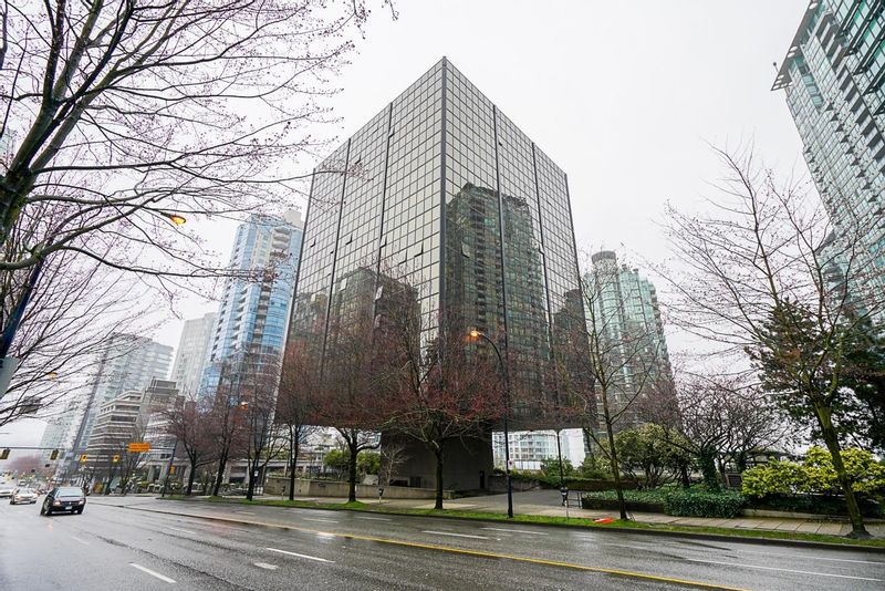 FEATURED LISTING: 1511 - 1333 GEORGIA Street West Vancouver