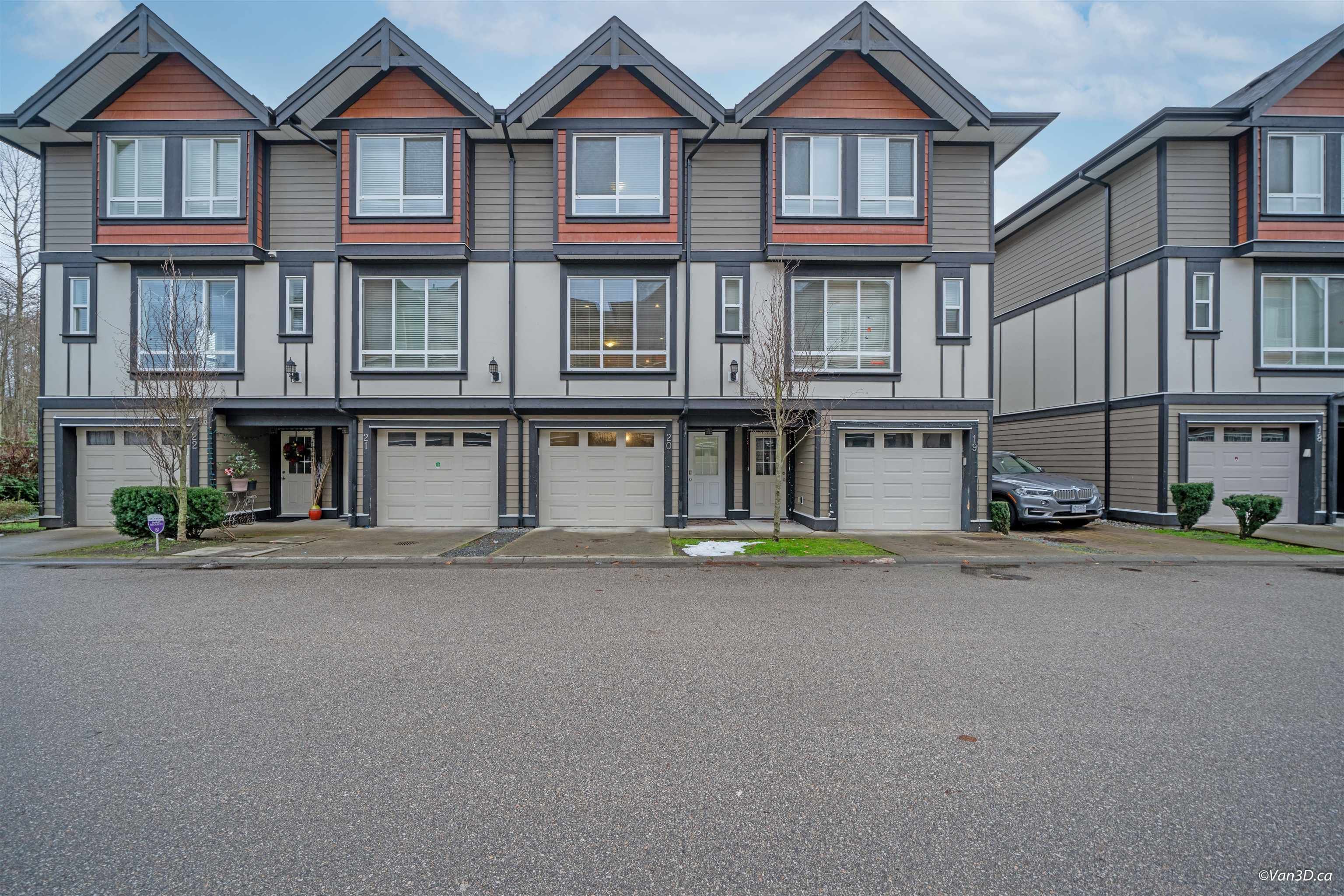 Main Photo: 20 6378 142 Street in Surrey: Sullivan Station Townhouse for sale in "KENDRA" : MLS®# R2841345