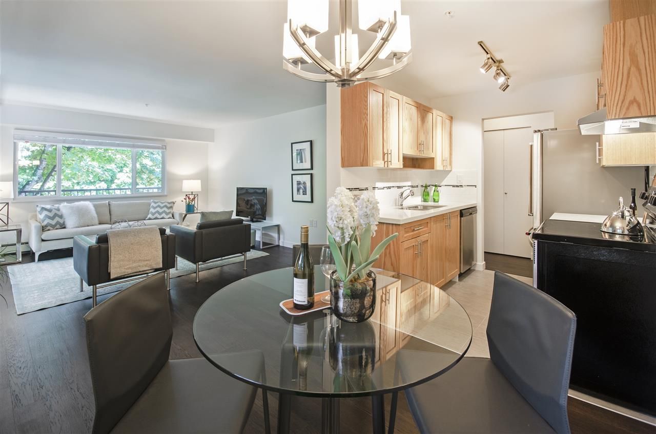 Main Photo: 308 357 E 2ND Street in North Vancouver: Lower Lonsdale Condo for sale in "The Hendriks" : MLS®# R2480606