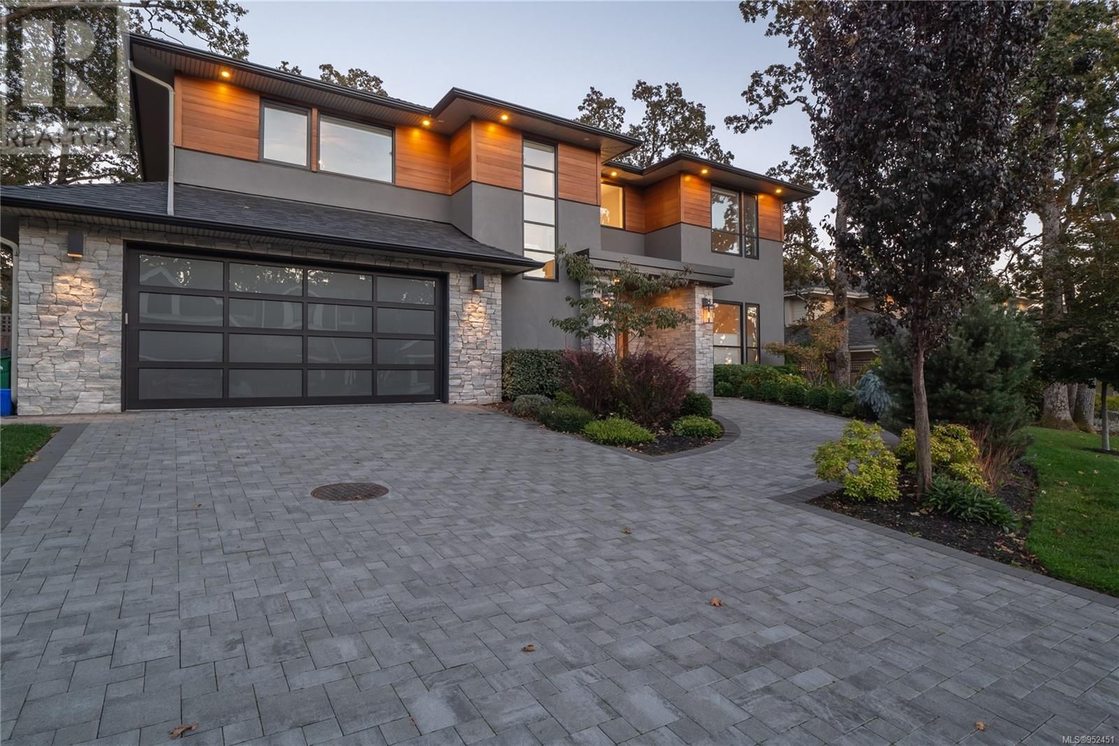 Main Photo: 4113 Alberg Lane in Saanich: House for sale : MLS®# 952451