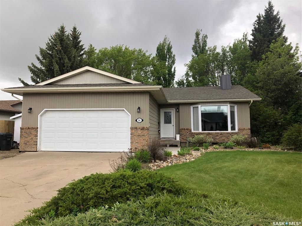 Main Photo: 261 Riverbend Crescent in Battleford: Residential for sale : MLS®# SK864595
