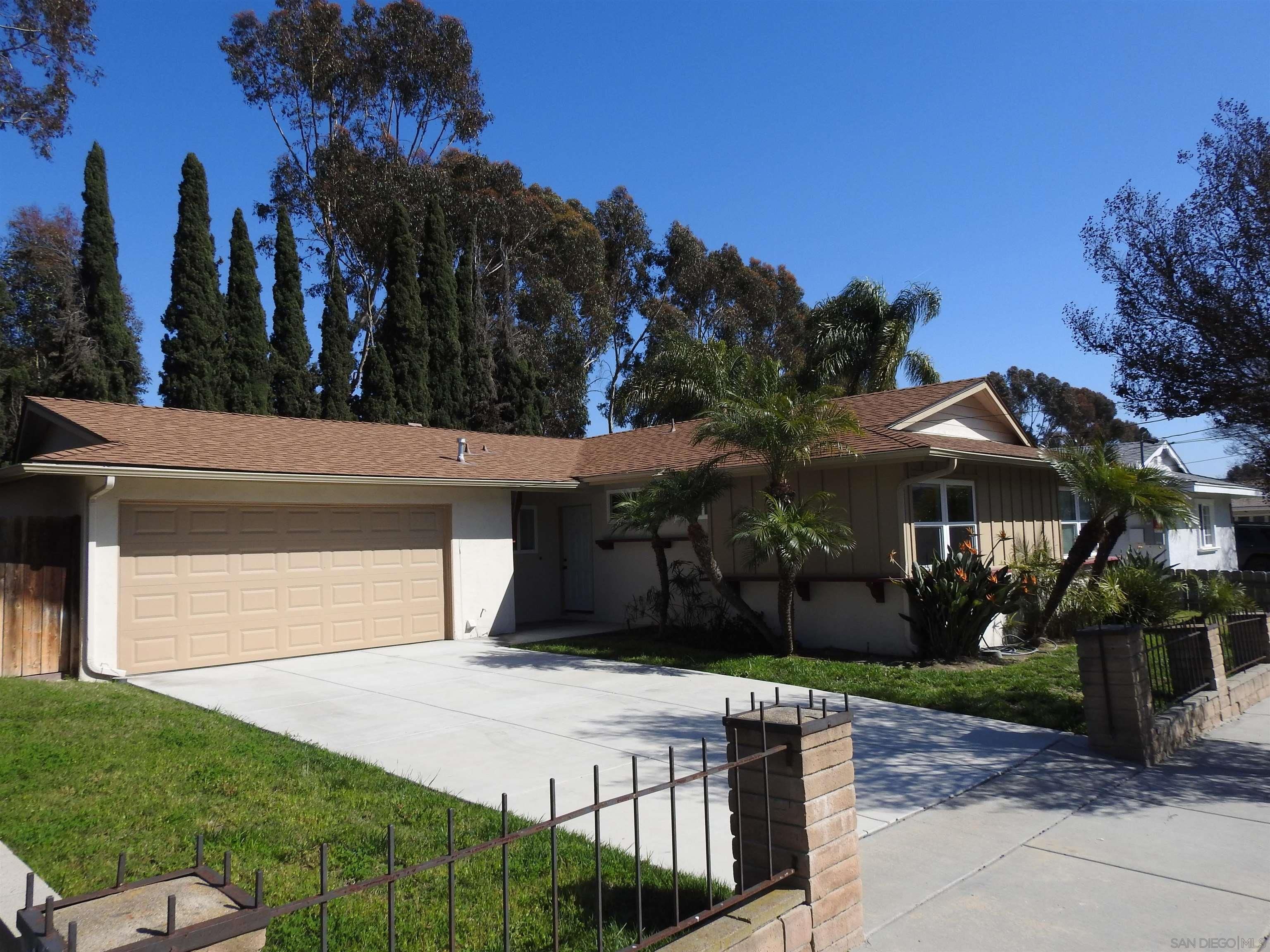 Main Photo: SAN DIEGO House for sale : 3 bedrooms : 6469 E Lake Dr