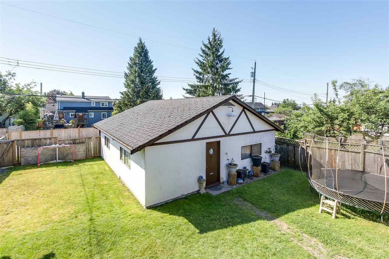 Photo 18: Photos: 1810 TENTH Avenue in New Westminster: West End NW House for sale in "West End" : MLS®# R2179683