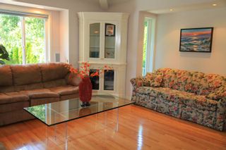 Photo 12: 1462 Cardinal Lane in White Rock: Home for sale
