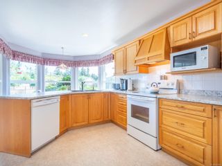 Photo 10: 810 Arrowsmith Way in Parksville: PQ French Creek House for sale (Parksville/Qualicum)  : MLS®# 884859