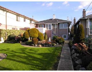 Photo 10: 2753 NANAIMO Street in Vancouver: Grandview VE House for sale (Vancouver East)  : MLS®# V683682