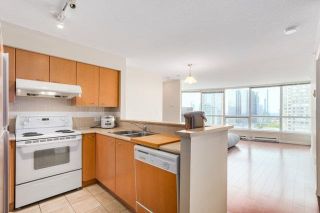 Photo 3: 2308 6088 WILLINGDON Avenue in Burnaby: Metrotown Condo for sale in "THE CRYSTAL" (Burnaby South)  : MLS®# R2176429