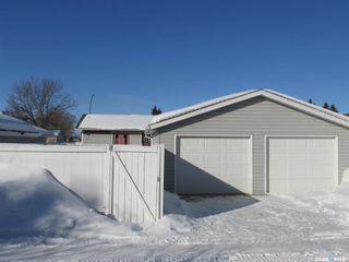 Photo 2: 1003 1st Street East in Nipawin: Residential for sale : MLS®# SK921090