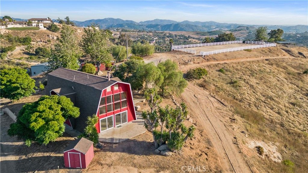 Main Photo: 32891 Mountain View Road in Bonsall: Residential for sale (92003 - Bonsall)  : MLS®# OC23131637