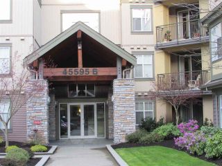Photo 2: 304B 45595 TAMIHI Way in Sardis: Vedder S Watson-Promontory Condo for sale in "THE HARTFORD" : MLS®# R2256201