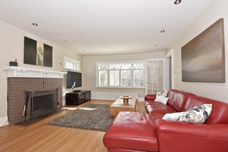 Photo 2: 567 W 22ND Avenue in Vancouver: Cambie House for sale in "DOUGLAS PARK" (Vancouver West)  : MLS®# R2049305