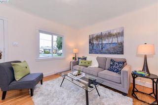 Photo 4: 431 Davida Ave in VICTORIA: SW Gorge House for sale (Saanich West)  : MLS®# 778826