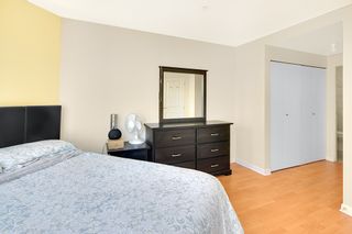 Photo 14: 2203 907 BEACH Avenue in Vancouver: Yaletown Condo for sale in "CORAL COURT" (Vancouver West)  : MLS®# R2567727
