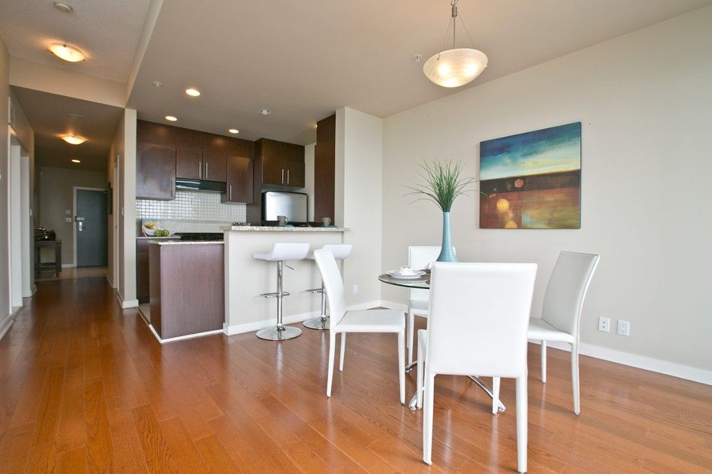 Photo 8: Photos: 3202 583 BEACH Crescent in Vancouver: Yaletown Condo for sale in "TWO PARKWEST" (Vancouver West)  : MLS®# V1008812