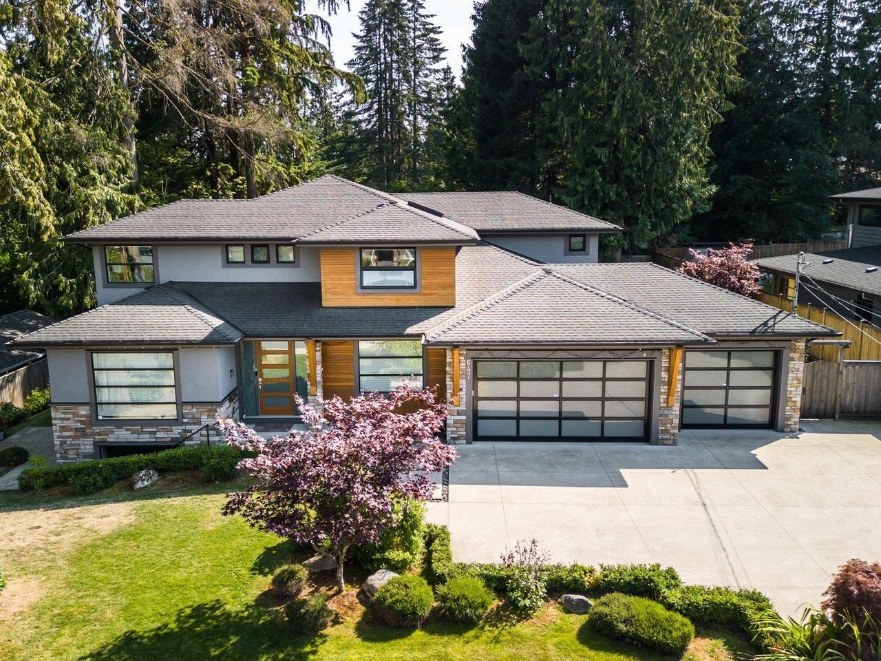Main Photo: 647 E OSBORNE Road in North Vancouver: Princess Park House for sale : MLS®# R2718164