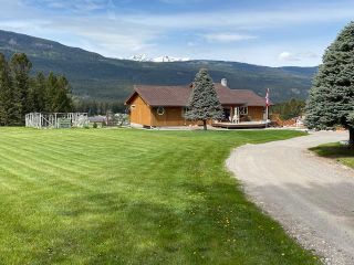Photo 71: 5731 HIGHWAY 95 in Edgewater: House for sale : MLS®# 2469969