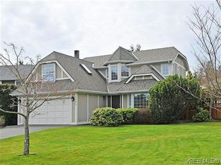 Photo 1: 1182 Garden Grove Pl in VICTORIA: SE Sunnymead House for sale (Saanich East)  : MLS®# 635489
