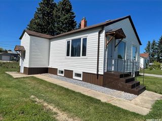 Photo 2: 325 Victoria Street in Sturgis: Residential for sale : MLS®# SK941692