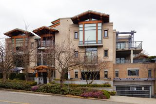 Main Photo: 206 550 17TH Street in West Vancouver: Ambleside Condo for sale in "THE HOLLYBURN" : MLS®# R2864074