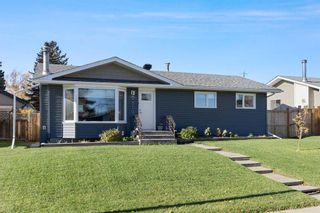 Photo 1: 9819 Auburn Road SE in Calgary: Acadia Detached for sale : MLS®# A2094373