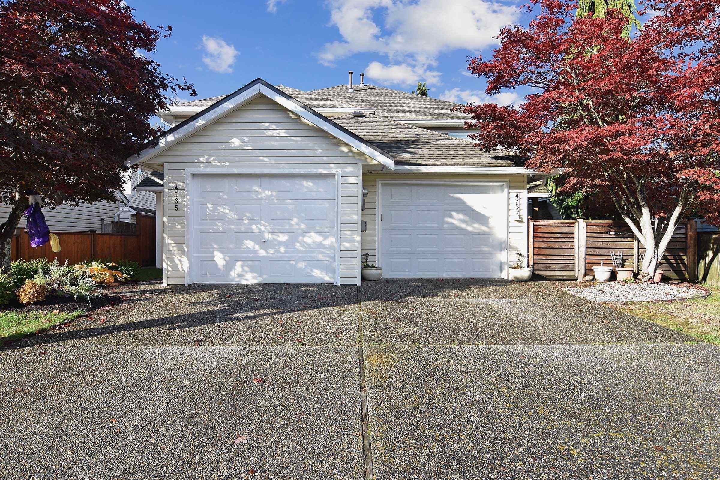 Main Photo: 4735 55B Street in Delta: Delta Manor Townhouse for sale (Ladner)  : MLS®# R2736110