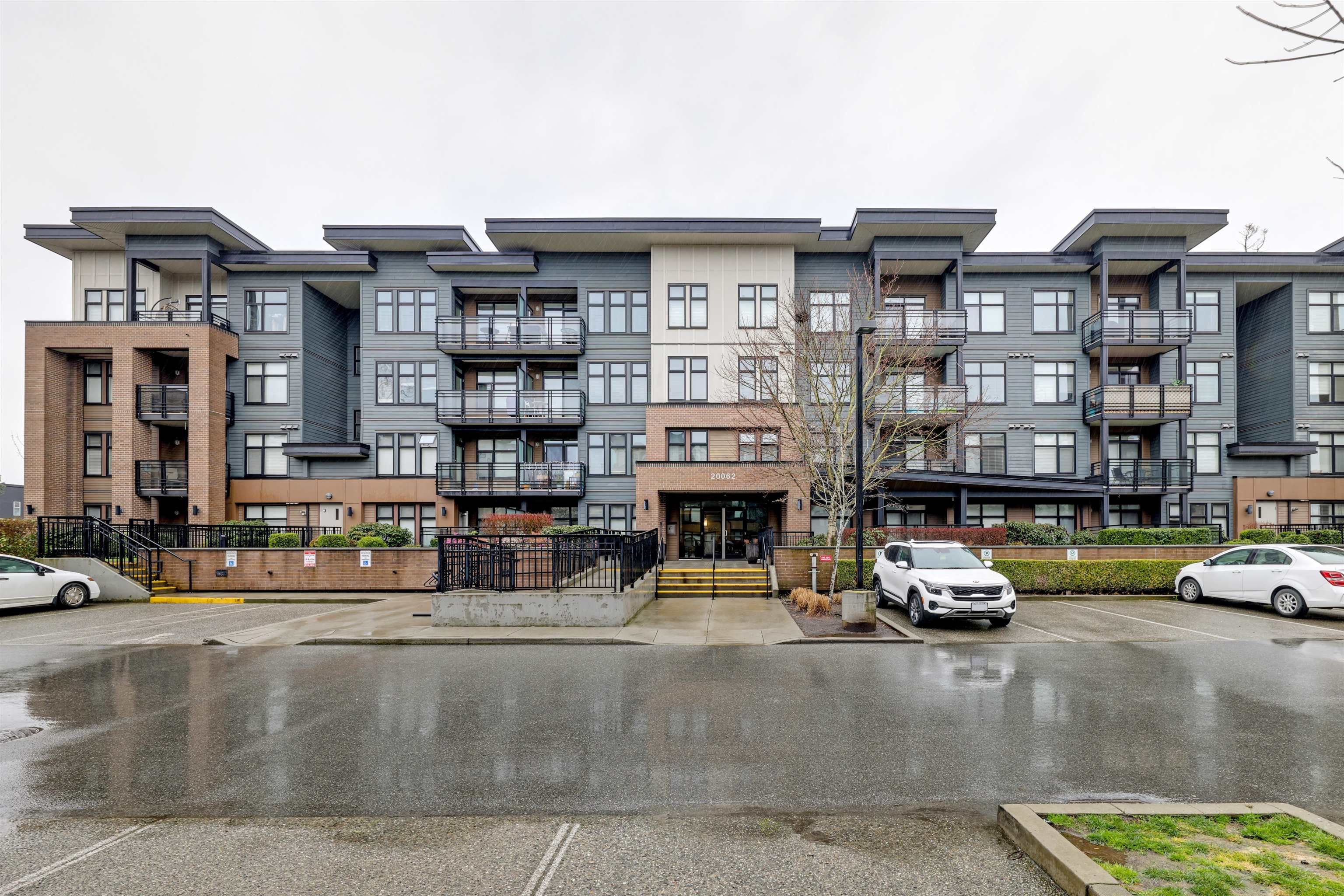 Main Photo: 412 20062 FRASER Highway in Langley: Langley City Condo for sale : MLS®# R2667802