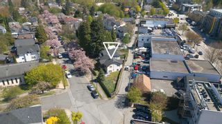 Photo 5: 820 E 16TH Avenue in Vancouver: Fraser VE House for sale in "Cedar Cottage/ Fraser" (Vancouver East)  : MLS®# R2876193