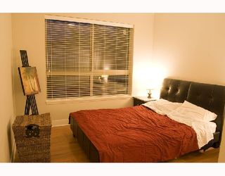 Photo 5: 104 3895 SANDELL Street in Burnaby: Central Park BS Condo for sale in "CLARKE HOUSE" (Burnaby South)  : MLS®# V737100