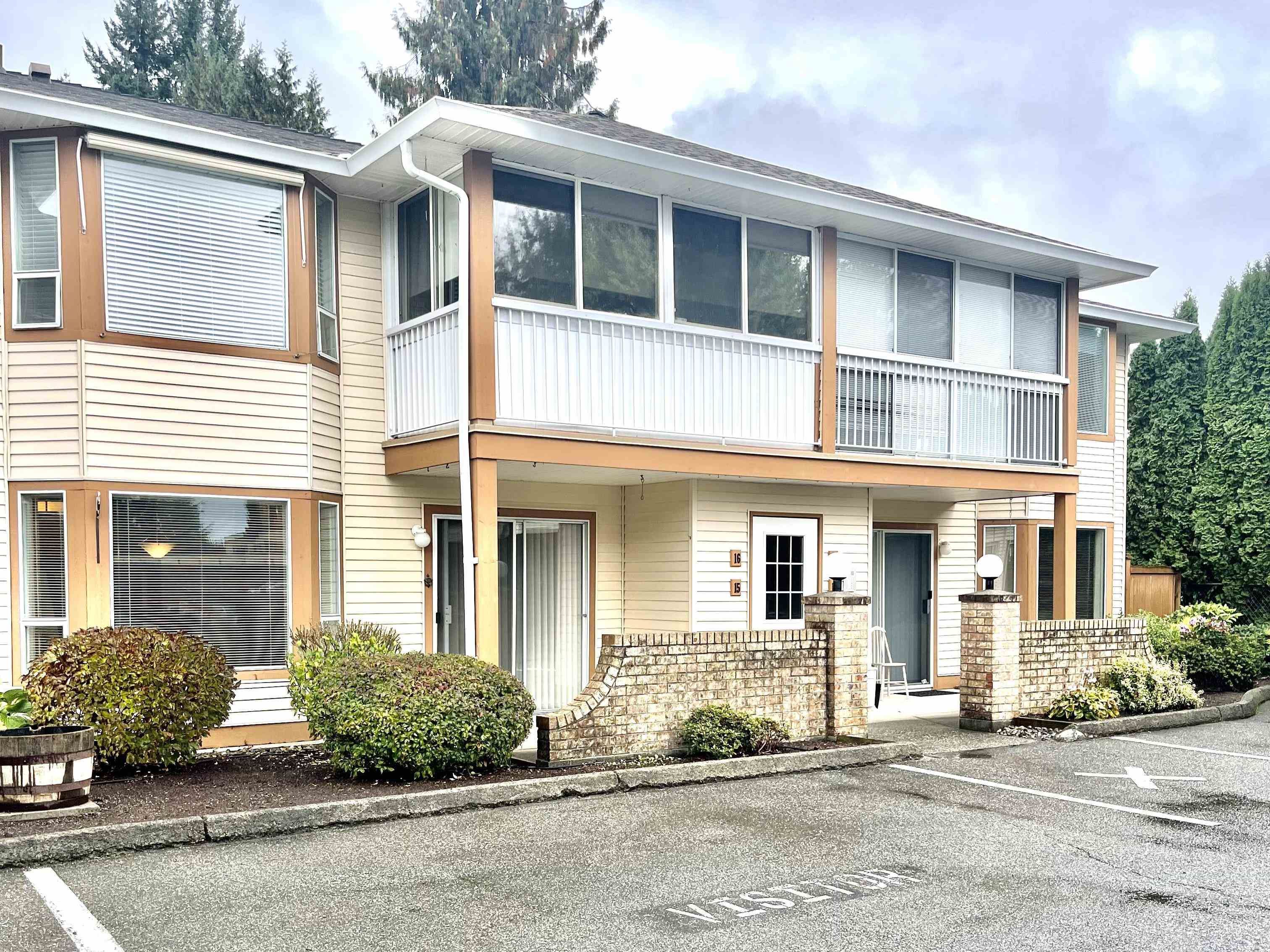 Main Photo: 15 2456 WARE Street in Abbotsford: Central Abbotsford Condo for sale in "Summerset Place" : MLS®# R2822822
