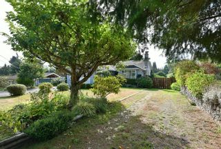 Photo 1: 1039 ROSAMUND Road in Gibsons: Gibsons & Area House for sale (Sunshine Coast)  : MLS®# R2615886