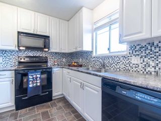 Photo 5: 404 2733 ATLIN PLACE in Coquitlam: Coquitlam East Condo for sale : MLS®# R2419896