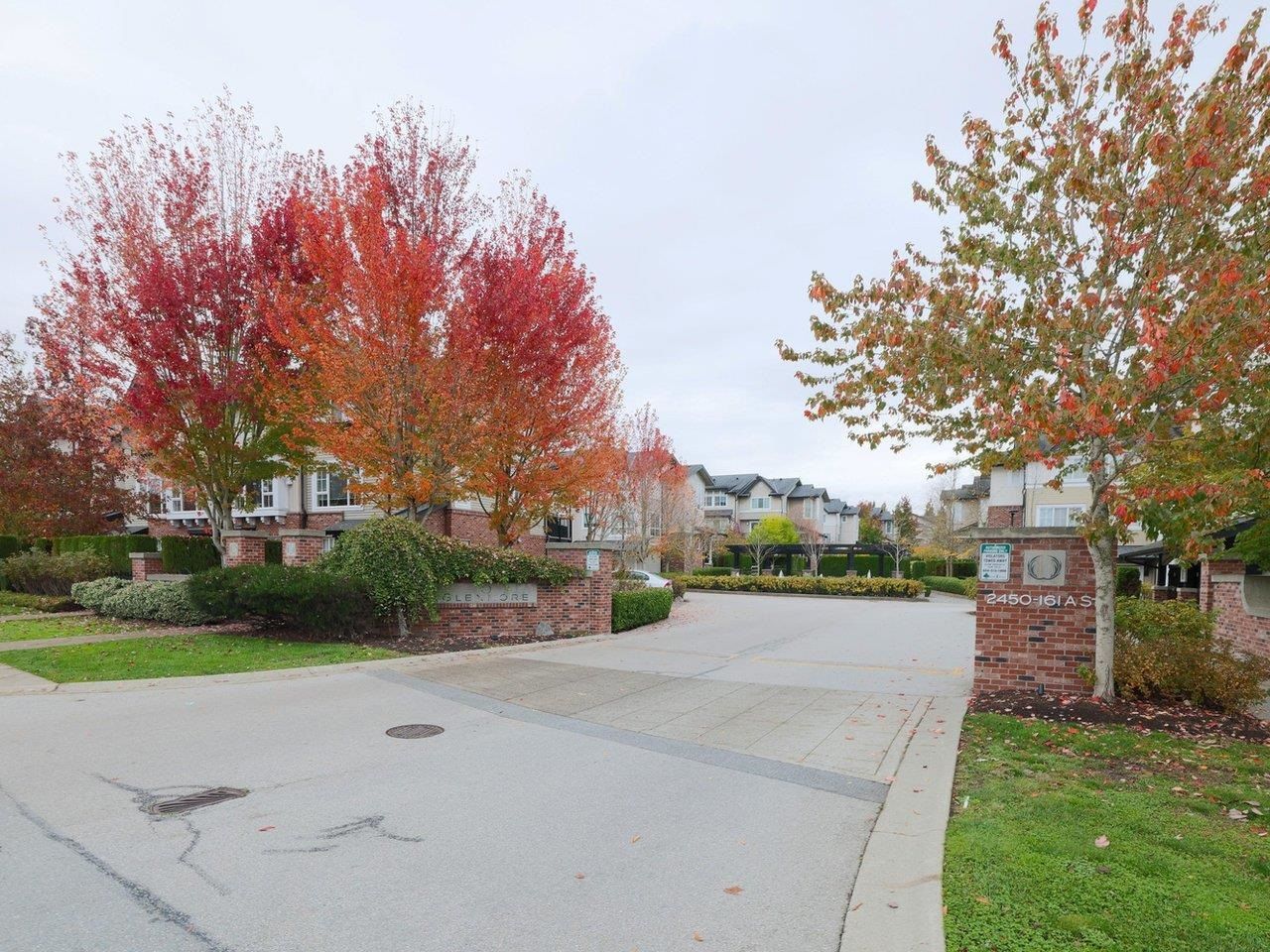 Main Photo: 163 2450 161A Street in Surrey: Grandview Surrey Townhouse for sale (South Surrey White Rock)  : MLS®# R2828462