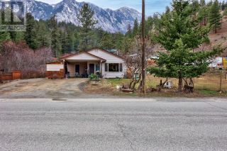 Photo 1: 725/721 COLUMBIA STREET in Lillooet: House for sale : MLS®# 176822