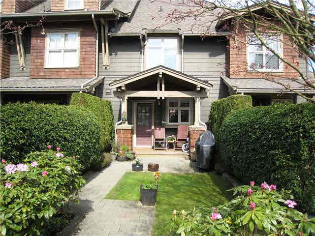 Main Photo: 228 600 PARK CRESCENT in New Westminster: GlenBrooke North Condo for sale : MLS®# V1058358