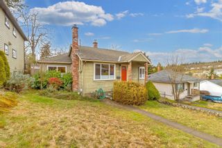 Photo 1: 812 Intervale Ave in Esquimalt: Es Rockheights House for sale : MLS®# 923092