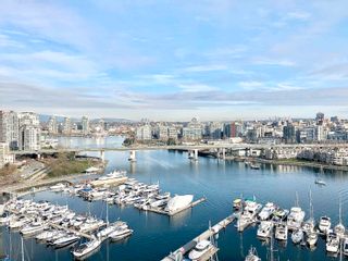 Photo 1: 2001 1228 MARINASIDE Crescent in Vancouver: Yaletown Condo for sale (Vancouver West)  : MLS®# R2836789