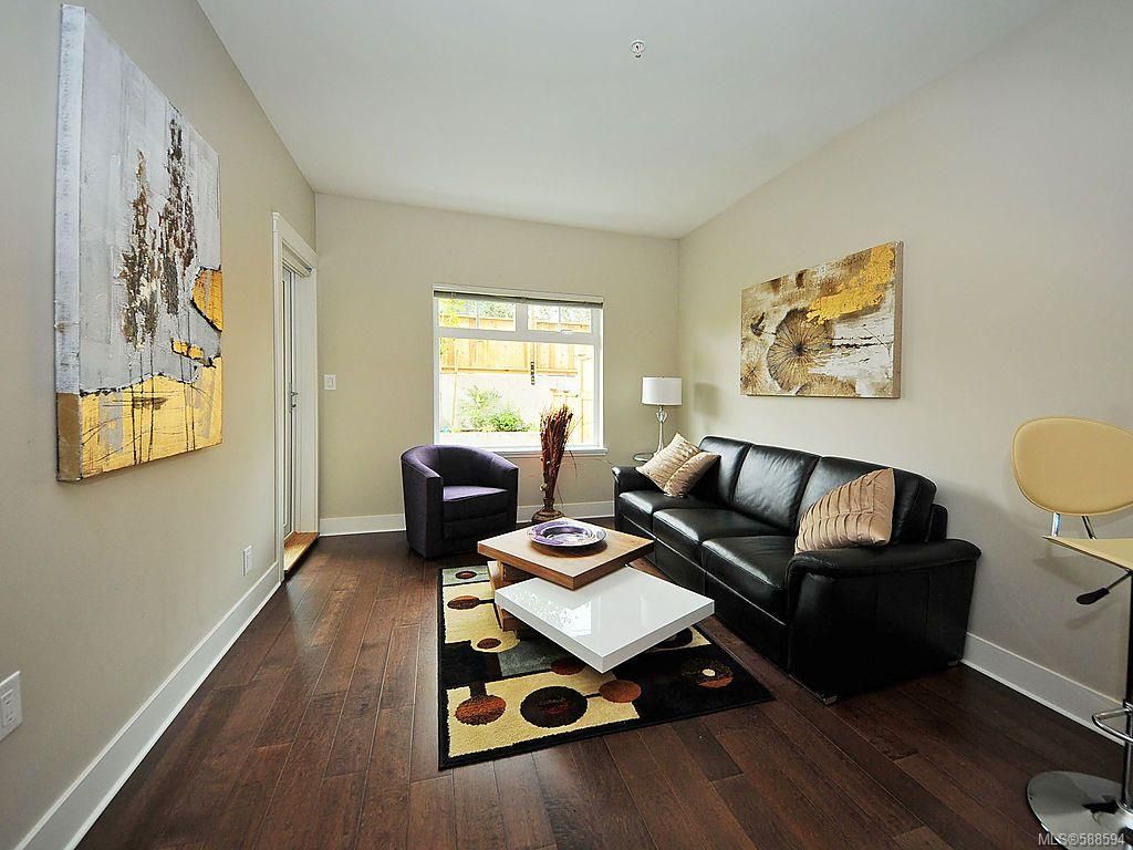 Main Photo: 114 21 Conard St in View Royal: VR Hospital Condo for sale : MLS®# 588594