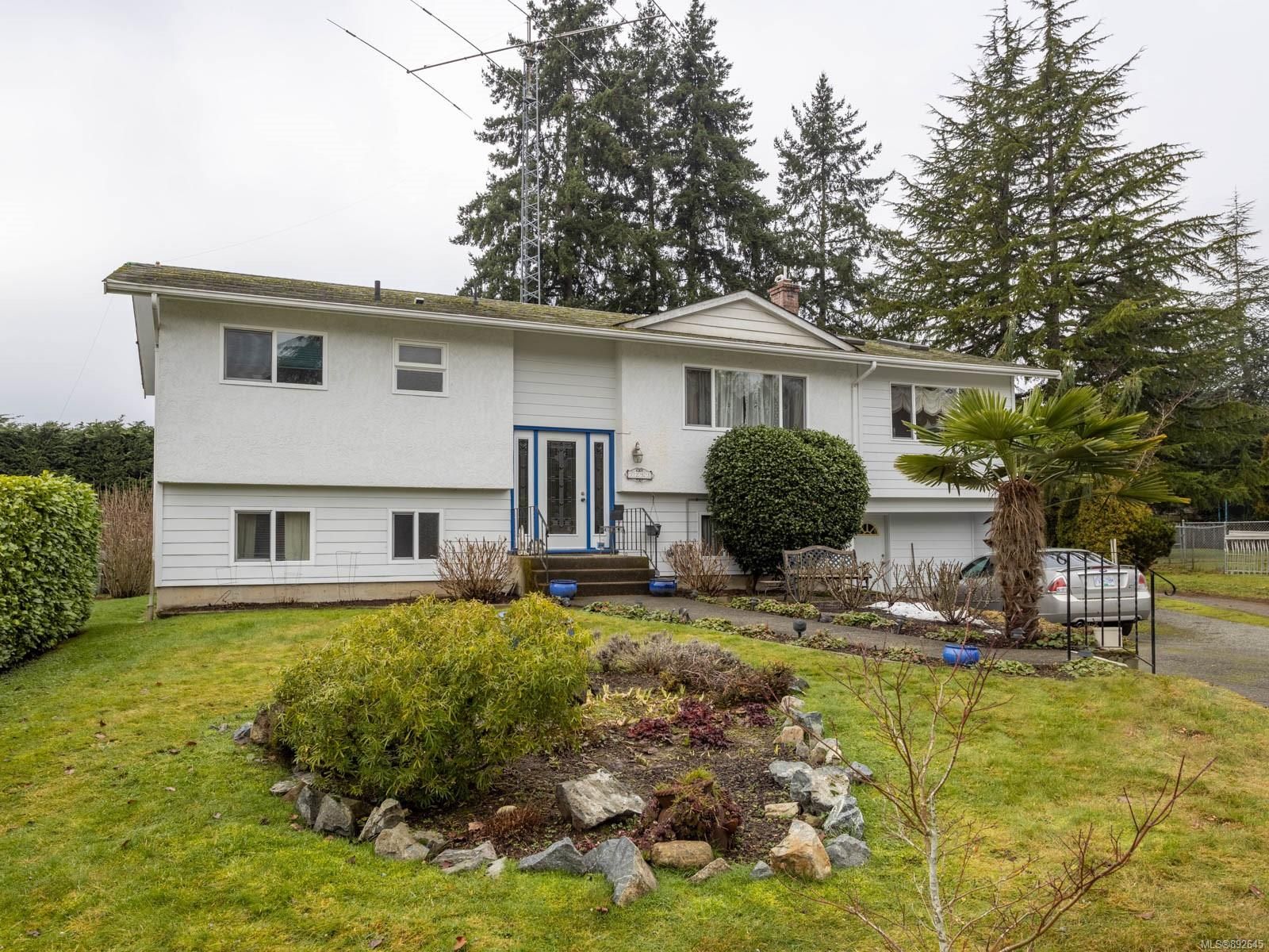 Main Photo: 7252 Early Pl in Central Saanich: CS Brentwood Bay House for sale : MLS®# 892645