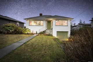 Photo 1: 903 Shirley Rd in Esquimalt: Es Kinsmen Park House for sale : MLS®# 921199