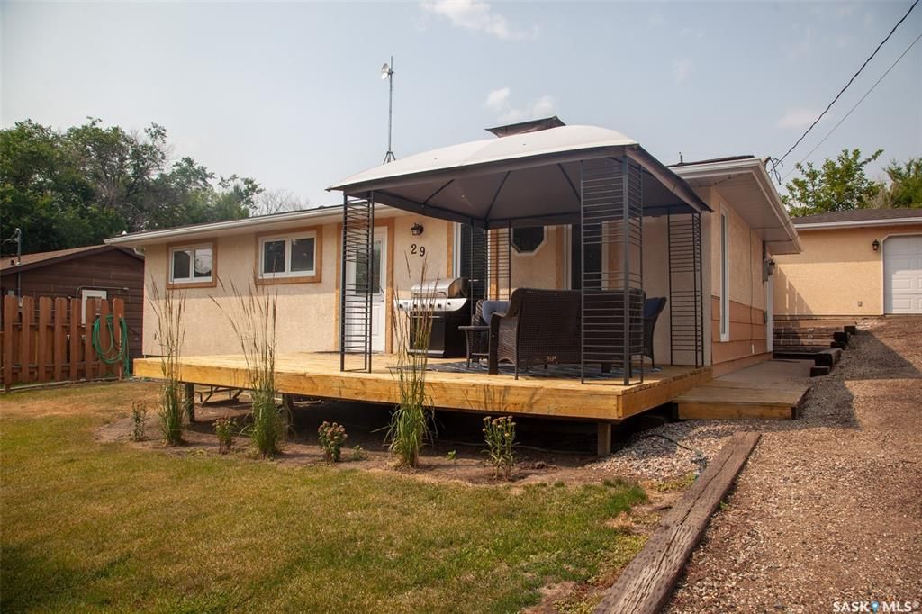 Main Photo: 29 Alice Crescent in Buffalo Pound Lake: Residential for sale : MLS®# SK938481