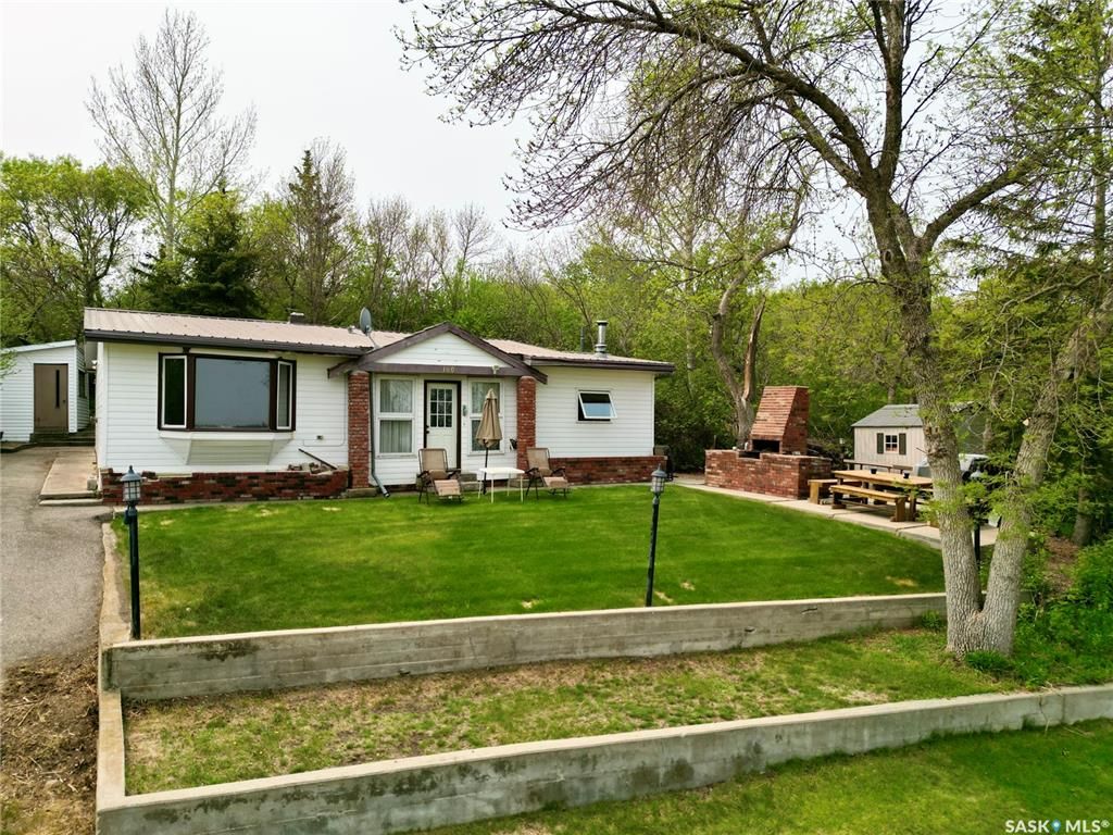 Main Photo: 100 6th Street in Buena Vista: Residential for sale : MLS®# SK929750