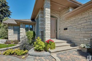 Photo 2: 13708 79 Avenue in Edmonton: Zone 10 House for sale : MLS®# E4305985