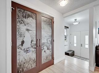 Photo 3: 33 Montrose Crescent NE in Calgary: Winston Heights/Mountview Detached for sale : MLS®# A2125358